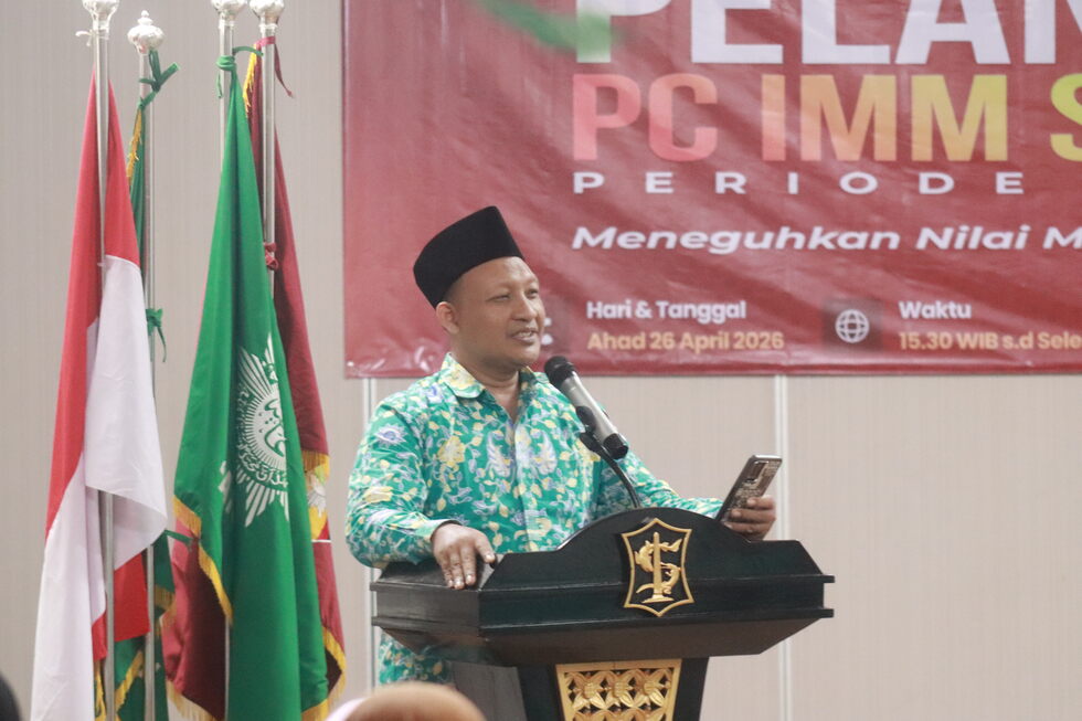 PDM Kota Surabaya Sampaikan Pesan Kepemimpinan Lewat Pantun di Pelantikan
